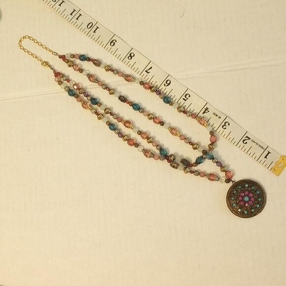 Beautiful beaded necklace with round medallion - Picture 7 of 7